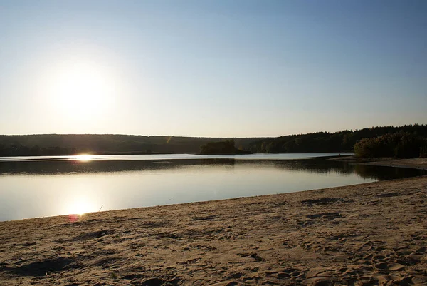 Lago Meio Floresta Praia Arenosa — Fotografia de Stock