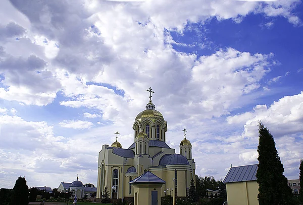 Ortodox Templom Háttérben Gyönyörű Templom — Stock Fotó
