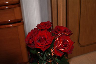 Güller, güzel buket, güllü ağaç.