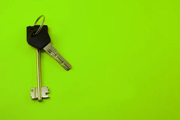 Ключи Квартиры Дома Ярком Фоне — стоковое фото