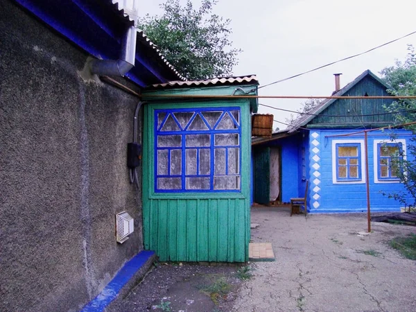 Köyde Ukrayna ev, özel bir ev.                      