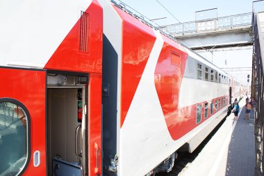 Tren, yolcular için araba, yolculuk.