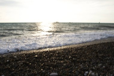 Manzaranın net bir arka planı değil.