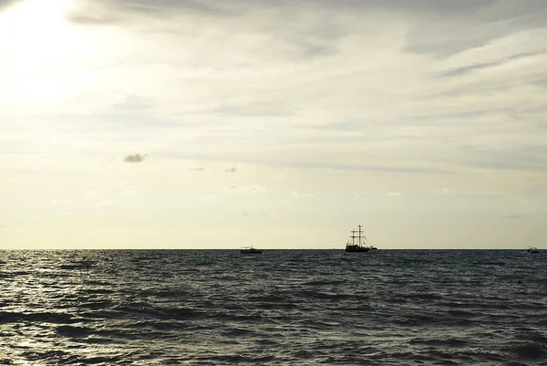 Yacht Dans Mer Coucher Soleil — Photo