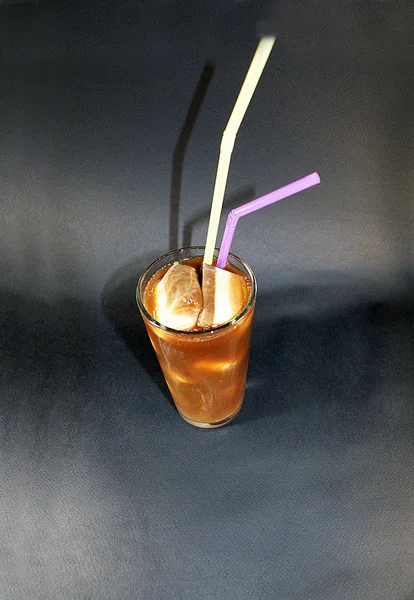 Café Glacé Lait Dans Verre Avec Tubes Cocktail Glaçons — Photo