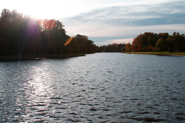 Automne Parc Avec Lac Reflétant Les Arbres — Photo