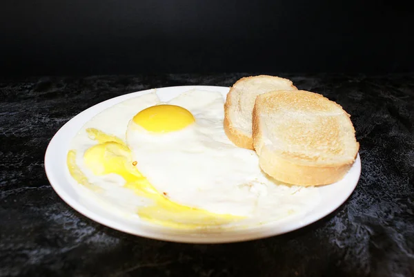 Uova Fritte Tostapane Colazione — Foto Stock