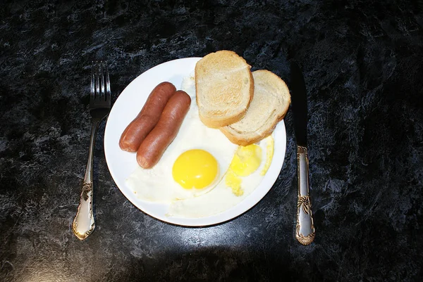 Uova Fritte Salsiccia Tostapane Colazione — Foto Stock