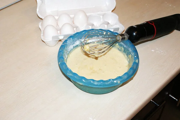 Container Eggs Mixer Dough — Stock Photo, Image