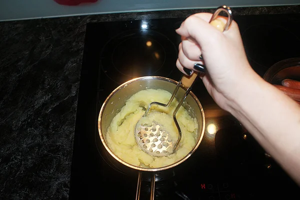 Cooking Potatoes Saucepan — Stock Photo, Image