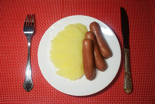 Kartoffelbrei Und Würstchen Auf Einem Teller Essen — Stockfoto