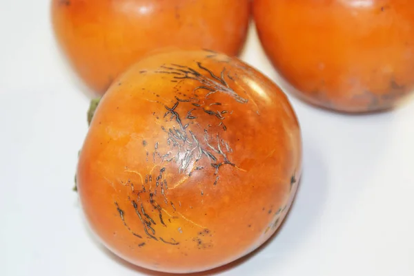Reife Orangefarbene Kaki Früchte Isoliert Auf Weißem Hintergrund — Stockfoto