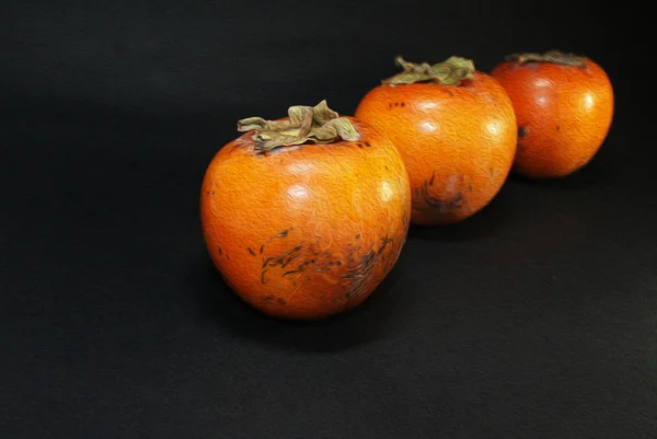 Fruta Cáqui Laranja Madura Isolada Sobre Fundo Preto — Fotografia de Stock