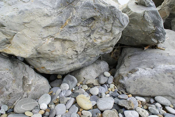 Большие Камни Пляже Берег Моря — стоковое фото