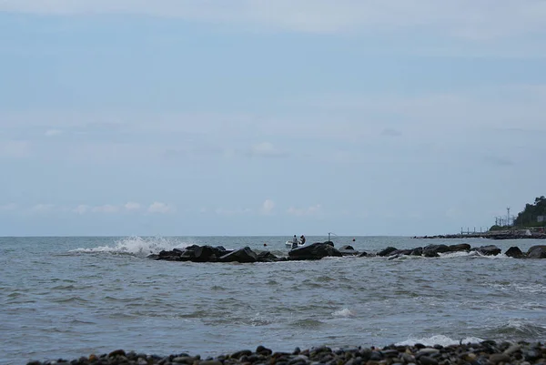 Сильні Хвилі Морське Узбережжя Галька Пляжі Море — стокове фото