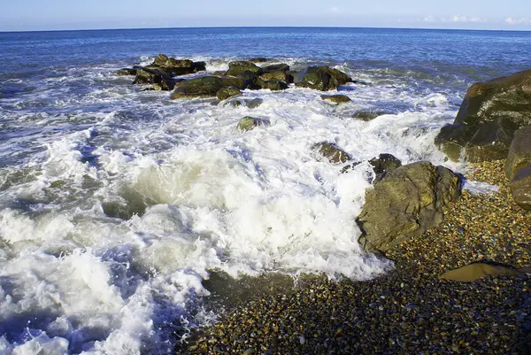 Vagues Brisant Sur Les Pierres Bord Mer — Photo