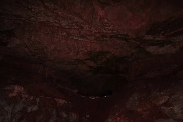 Une Grotte Avec Stalactites Stalagmites Dans Une Grotte Souterraine Rochers — Photo