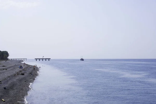 Берег Спокойного Чистого Моря Пляжа — стоковое фото