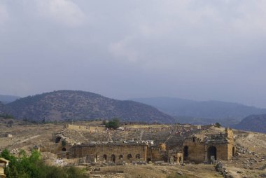 Antik bir Greko-Roma kentinin amfiteatrı, Türkiye 'nin kalıntıları.