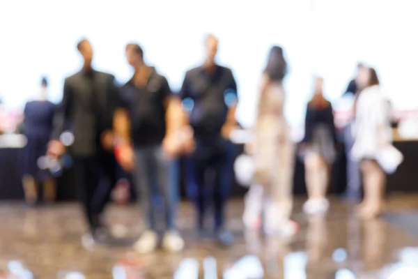 Abstrakte Unschärfen Von Personen Bei Pressekonferenzen Oder Seminaren Zur Unternehmensausstellung — Stockfoto