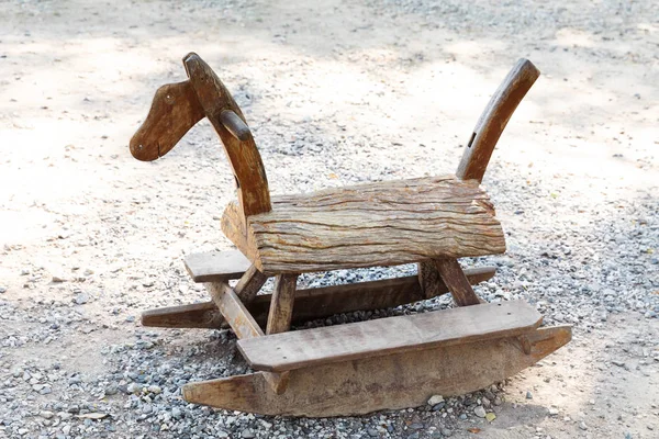 Altes Und Verwittertes Hölzernes Schaukelpferd Park — Stockfoto