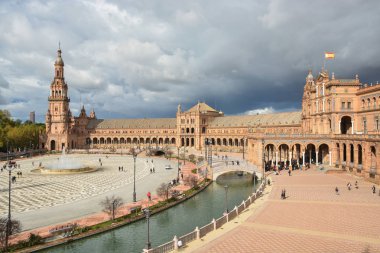 Plaza İspanya Sevilla, Andalusia başkenti '. Bir şehrin turistler için popüler bir nesne sembolleri.