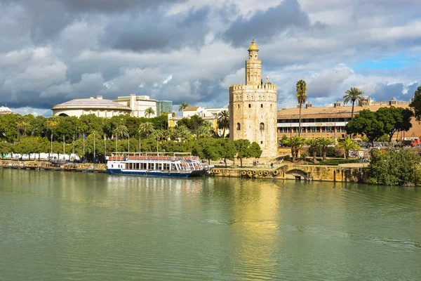 Golden Tower Seville Andalusia Başkenti Bir Şehrin Turistler Için Popüler — Stok fotoğraf