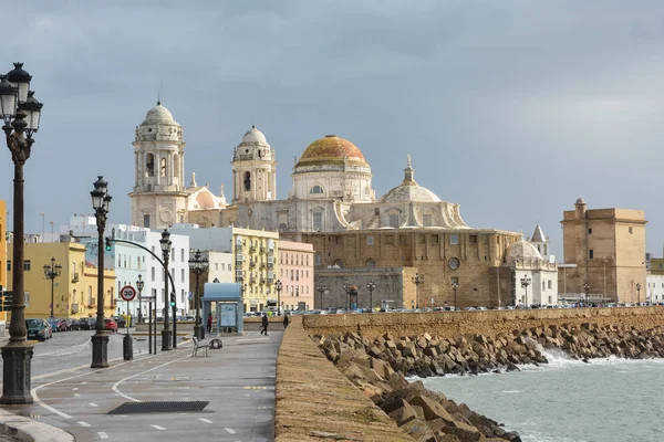Katedral Kutsal Haç Cadiz içinde. Atlantic coast Endülüs İspanya üzerinde mimari Simgesel Yapı.