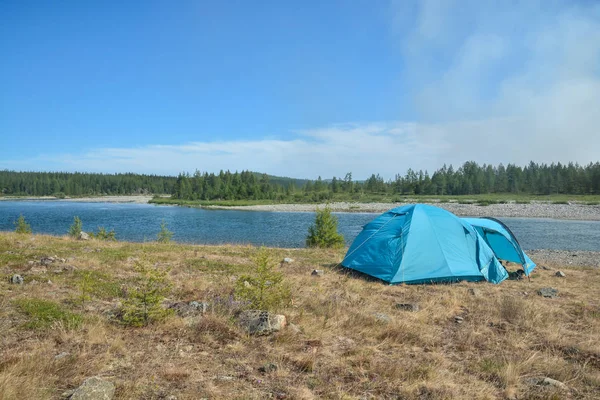 Tienda Junto Río Campamento Turístico Los Urales Polares — Foto de Stock