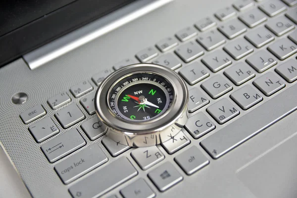 Navigation Internet Photo Magnetic Compass Computer Keyboard — Stock Photo, Image