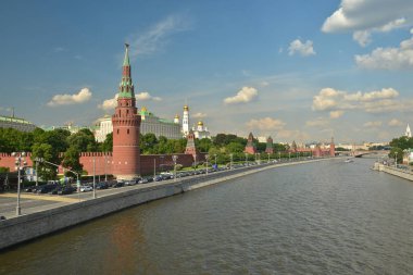 Moskova Kremlin ve Moskova Nehri. Cityscape, yaz aylarında Rusya'nın başkenti.