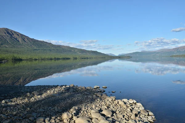 Jezioro Nakomaken Płaskowyżu Putorana Lato Krajobraz Górskiego Jeziora Syberii — Zdjęcie stockowe