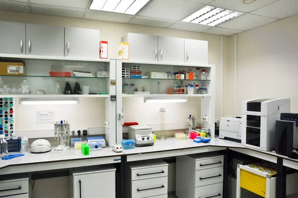 Интерьер Современной Химической Лаборатории Оборудование Помещении Научных Исследований — стоковое фото