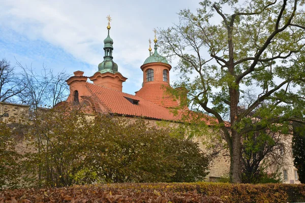 Церква Святого Лаврентія Petrin Горі Празі Вид Осінь Чеської Столиці — стокове фото