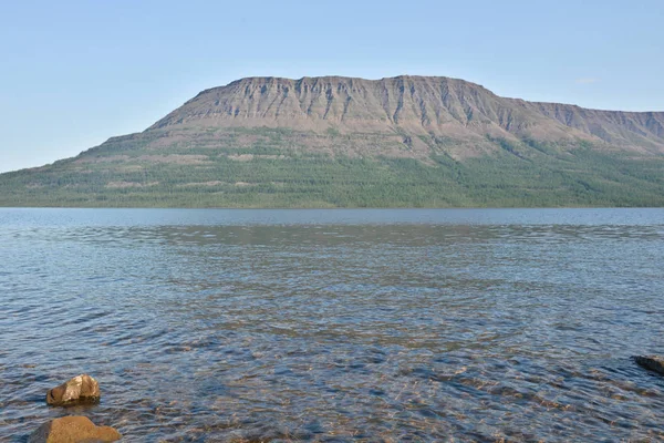 Górskie Jezioro Nakomaken Płaskowyżu Putorana Rano Wody Krajobraz Półwyspie Tajmyr — Zdjęcie stockowe