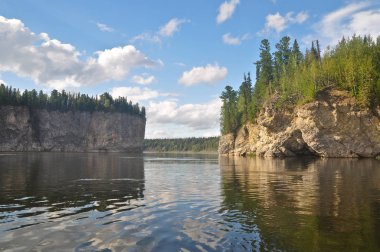 Nehrin Schugor Komi Cumhuriyeti buzlu. Milli Park Yugid-Va Kuzey Urallarda.