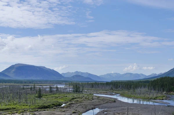 Berg Floden Suntar Landskapet Avlägsna Hörn Jorden Jakutien Ridge Suntar — Stockfoto