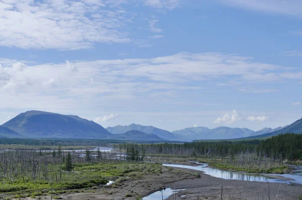 Fiume Montagna Suntar Paesaggio Degli Angoli Lontani Della Terra Yakutia — Foto Stock