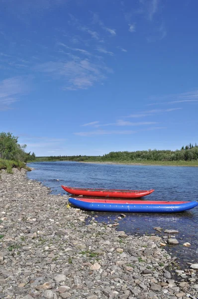 Two Inflatable Canoes Shore North River Polar Ural Komi Republic — Stock Photo, Image