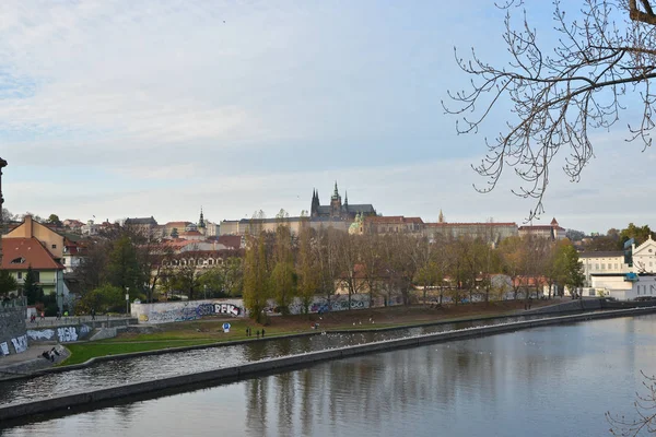 Argine Della Moldava Del Castello Praga Paesaggio Urbano Nella Capitale — Foto Stock