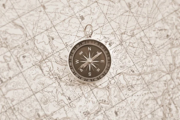 Kompas Magnetyczny Jest Położony Mapie Topograficznej Nawigacja Kompas Mapę — Zdjęcie stockowe