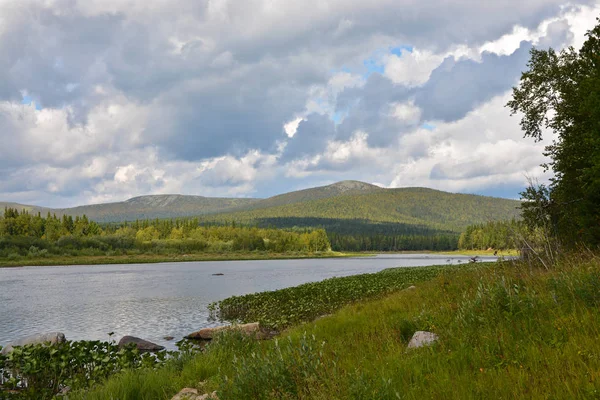 Fluss Der Gebirgstaiga Des Nördlichen Ural Unesco Welterbe Urwälder Der — Stockfoto