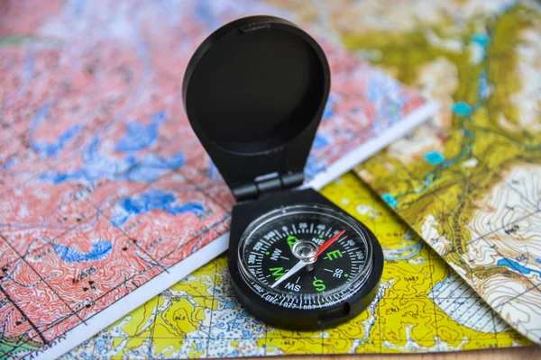Kompas Mapu Magnetický Kompas Nachází Topografické Mapě — Stock fotografie