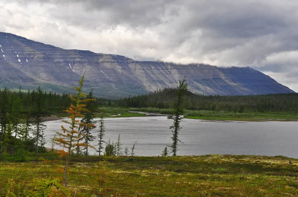 The mountains of lake. — Stock Photo, Image