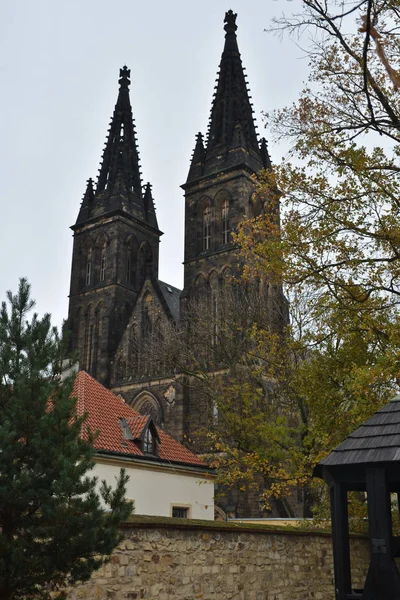 La basilique des saints Pierre et Paul à Vysehrad, Prague . — Photo