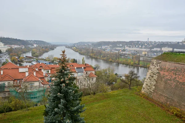 The Vltava embankment in Prague. — Stock Photo, Image