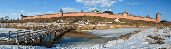 Suzdal'da Bahar, panorama. — Stok fotoğraf