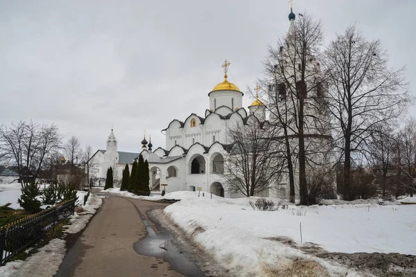 Suzdal'daki intercession manastırıpokrovsky katedrali. — Stok fotoğraf