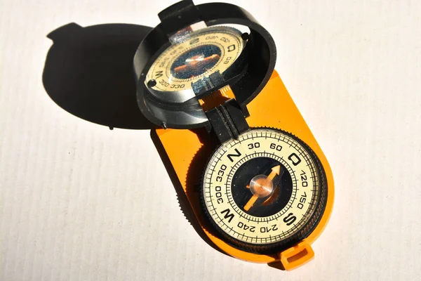 Magnetický kompas. — Stock fotografie