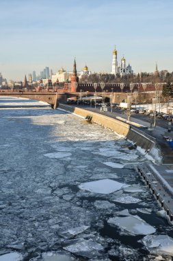 Moskova Kremlin ve limanda.